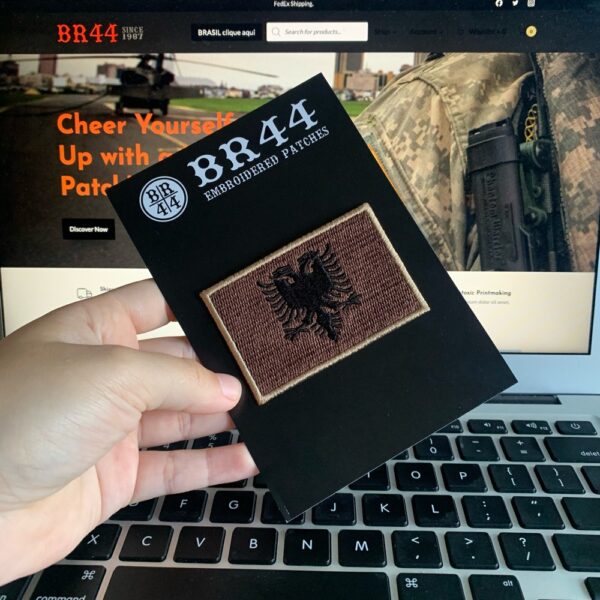 BP0221T04 Bandeira Albânia Patch Bordado Termo Adesivo - Imagem 3