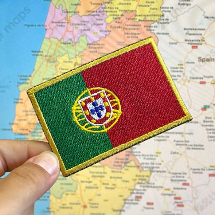 BP0071-001 Bandeira Portugal Bordada 7,5x5cm - Image 2