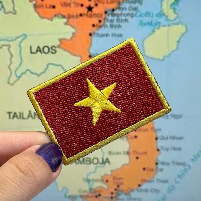BP0411-011 Bandeira Vietnã do Norte Patch Bordado 5,7x3,8cm - Imagem 3