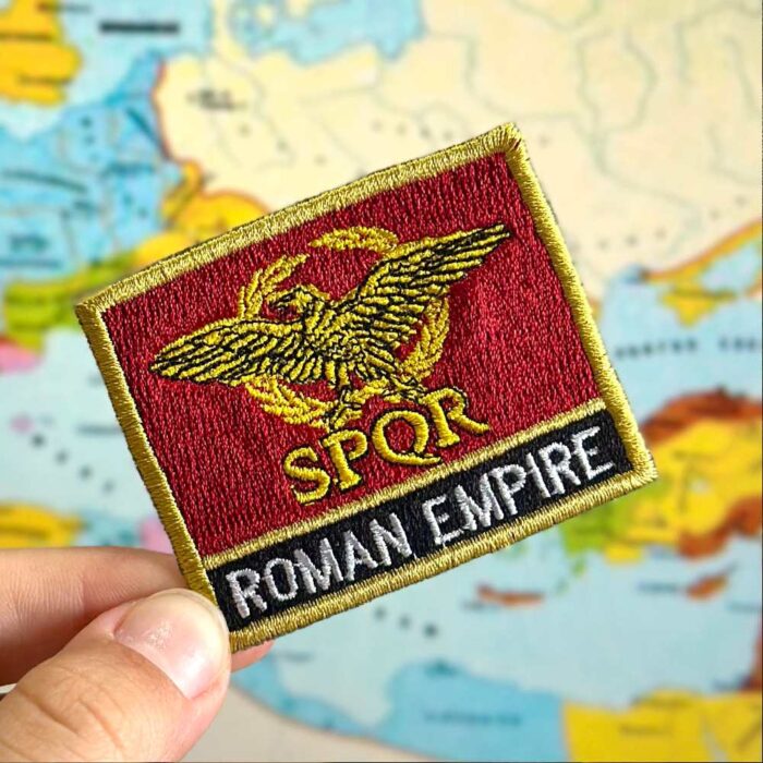 BP0234N-011 Bandeira Império Romano Patch Bordado 5,7x4,8cm - Imagem 3