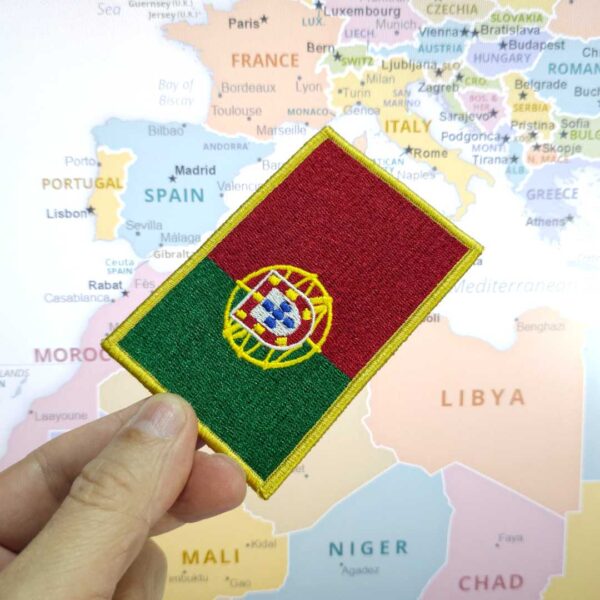 BP0071-021 Bandeira Portugal Patch Bordado 10,2x6,8 cm - Image 3