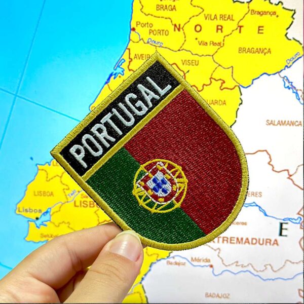 BP0071E-001 Bandeira Portugal Patch Bordado 6,8x8,0cm - Image 3