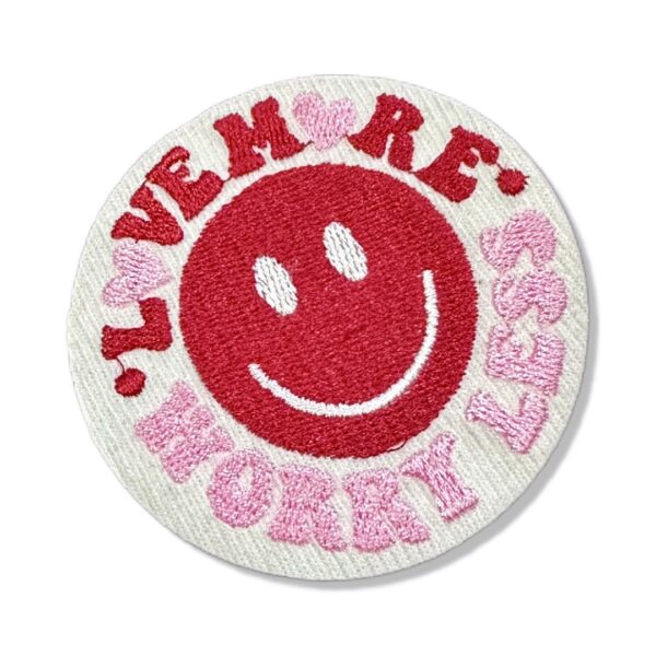 V0009-001 Love More Wore Less Patch Bordado 6,8x6,8cm