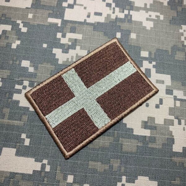 BP0087T04-Suecia-Sweden-bandeira-flag-embroidered-patch-bordado-uniforme-military-75×50-1-600×600-1.jpg
