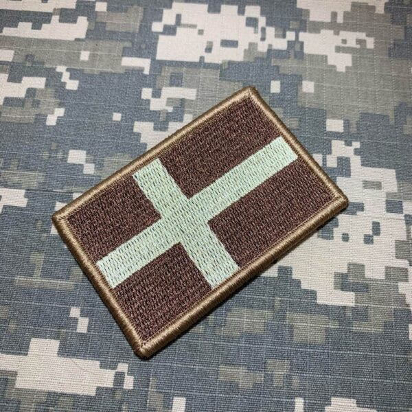 BP0087V04-Suecia-Sweden-bandeira-flag-embroidered-patch-bordado-uniforme-military-75×50-1-600×600-1.jpg