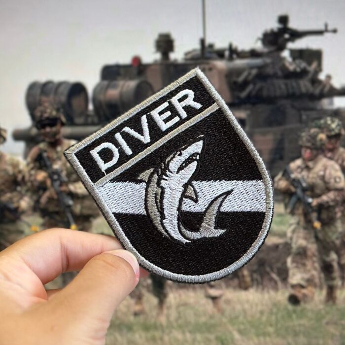 BD0176E-002 Diver Embroidered Flag Patch 2.68"×3.15" - Image 2